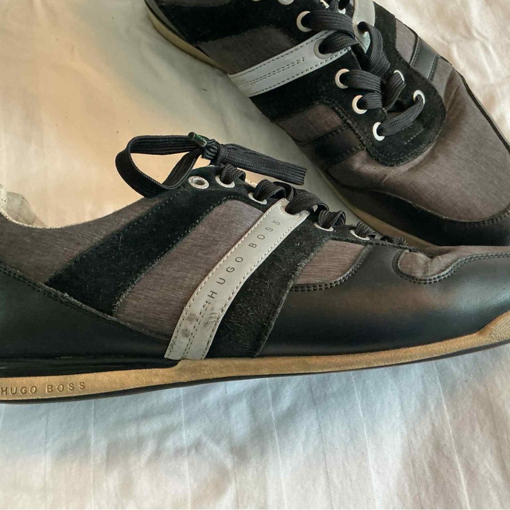 Hugo Boss Men's Black and White Sneakers
